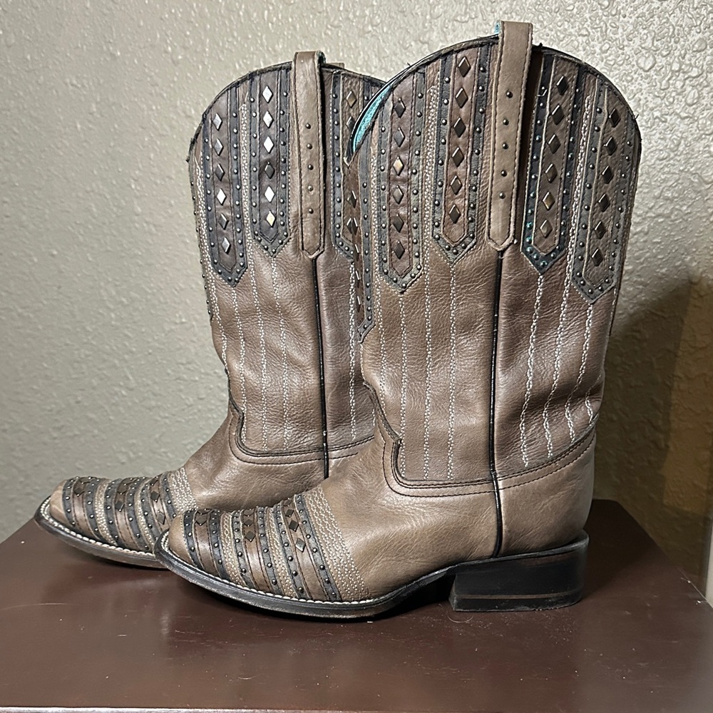 CORRAL VINTAGE Studded‎ Detail Boots - Picture 2 of 9